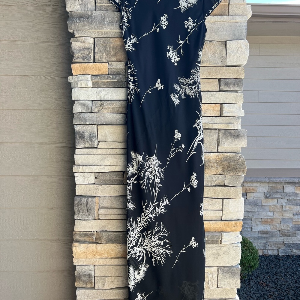 Elegant Black and White Floral Dress-Tall ladies 👀